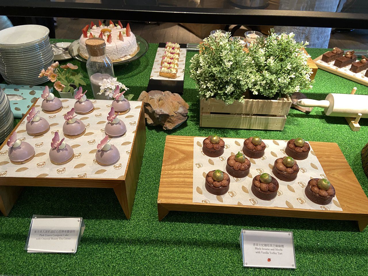 【松山美食】文華東方酒店Buffet-文華Café 週末午間鮮·吃·吧吃到飽-龍蝦/生蠔/帝王蟹/海膽/干貝壽司/雅閣中菜吃到爽! - 第33張圖 甜點