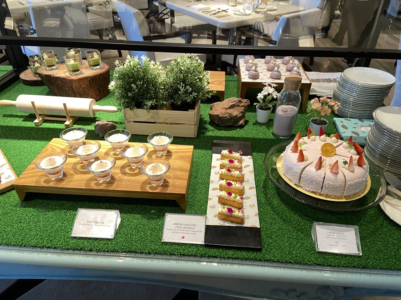 【松山美食】文華東方酒店Buffet-文華Café 週末午間鮮·吃·吧吃到飽-龍蝦/生蠔/帝王蟹/海膽/干貝壽司/雅閣中菜吃到爽! - 第34張圖 甜點