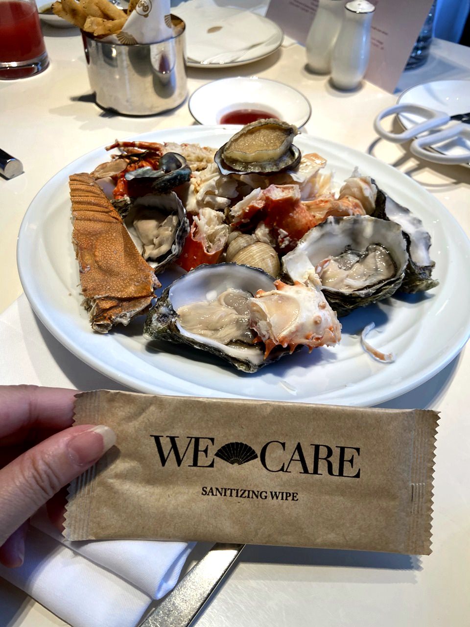 【松山美食】文華東方酒店Buffet-文華Café 週末午間鮮·吃·吧吃到飽-龍蝦/生蠔/帝王蟹/海膽/干貝壽司/雅閣中菜吃到爽! - 第53張圖 大海鮮拼盤