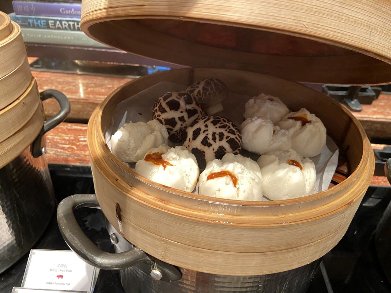 【松山美食】文華東方酒店Buffet-文華Café 週末午間鮮·吃·吧吃到飽-龍蝦/生蠔/帝王蟹/海膽/干貝壽司/雅閣中菜吃到爽! - 第22張圖