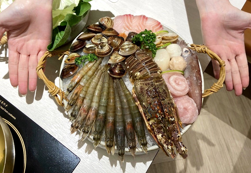 [食記] 台北大安 鍋鮮生 龍蝦海陸全餐鍋399元