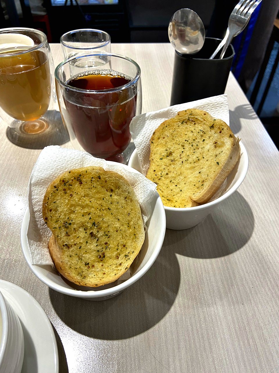 濃湯 + 大蒜麵包▼ 60元