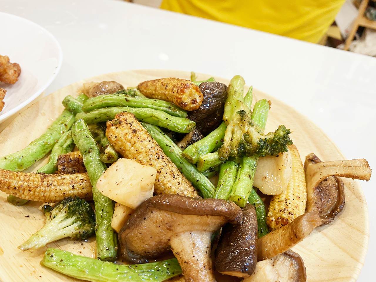 【大安食記】暖男炸雞通化店,焦糖炸雞與蒜味炸雞大推,神秘醬汁沾料超棒,宵夜美食炸雞推薦 (菜單) - 第29張圖