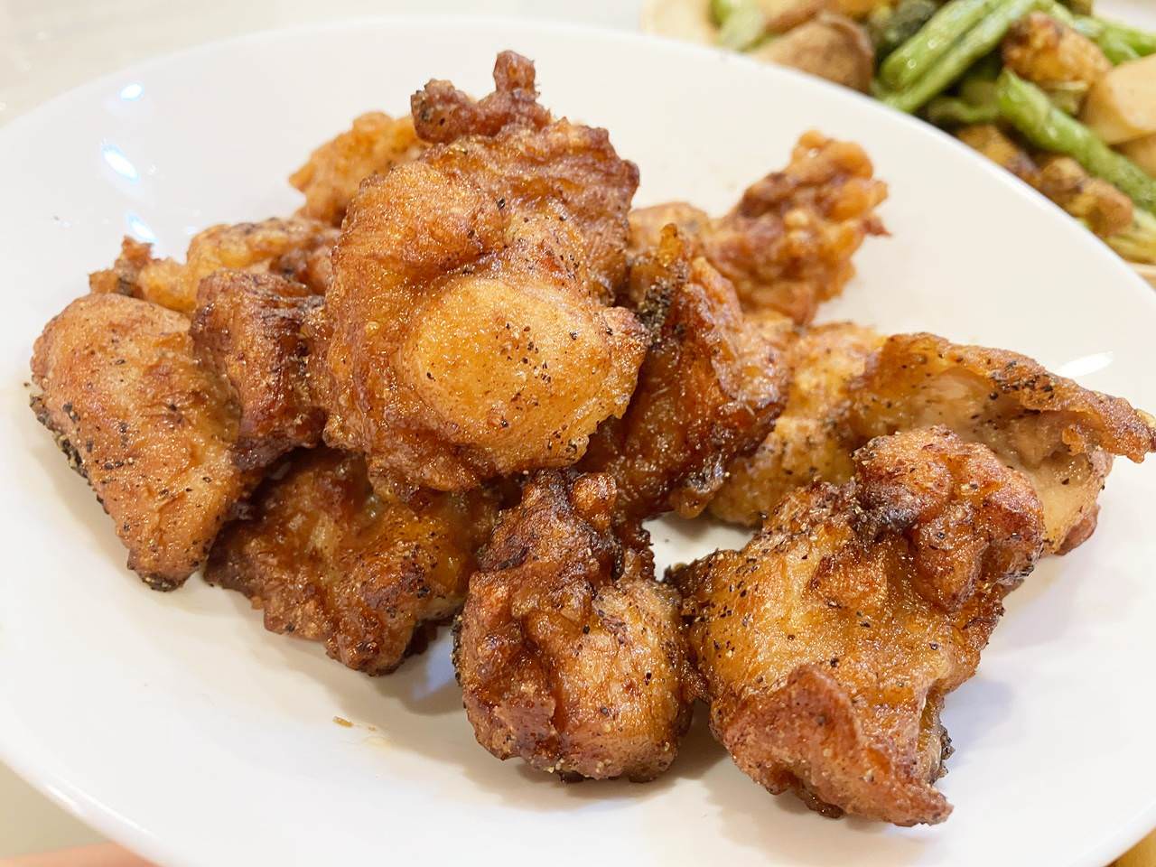 【大安食記】暖男炸雞通化店,焦糖炸雞與蒜味炸雞大推,神秘醬汁沾料超棒,宵夜美食炸雞推薦 (菜單) - 第24張圖