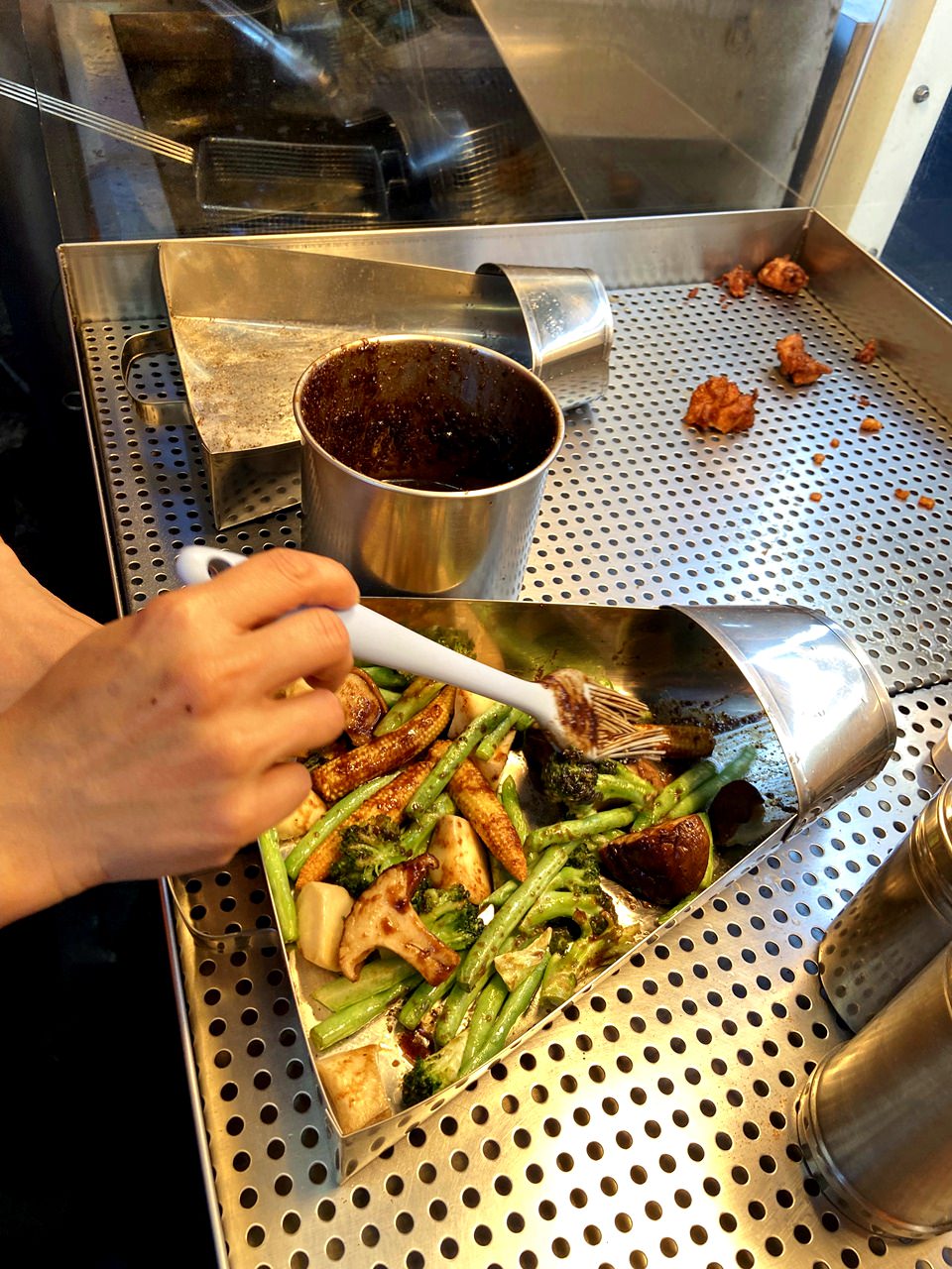【大安食記】暖男炸雞通化店,焦糖炸雞與蒜味炸雞大推,神秘醬汁沾料超棒,宵夜美食炸雞推薦 (菜單) - 第10張圖