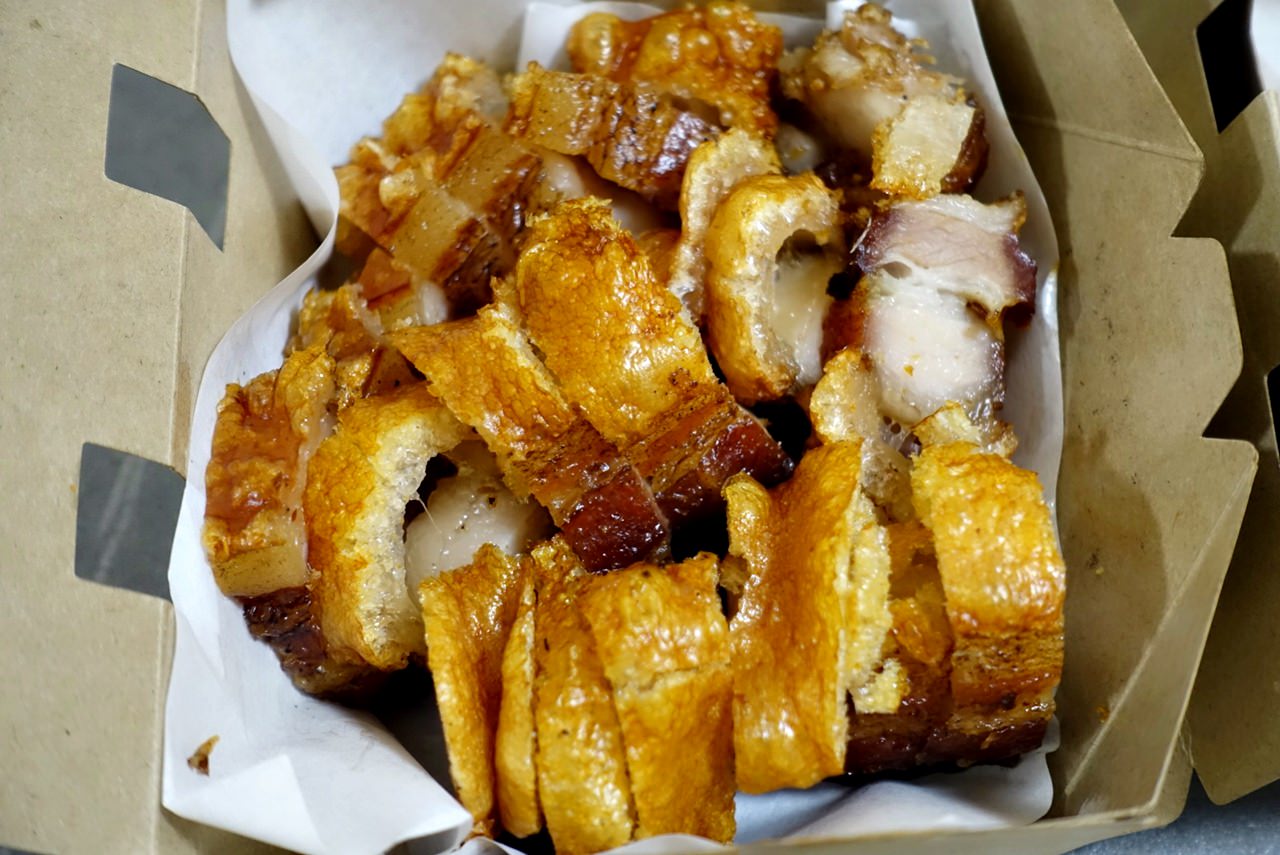 【外帶外送】True飯 館長脆皮燒肉餐盒一個220元開箱,超大份量吃到飽足,小鳥胃可以分兩餐! - 第36張圖