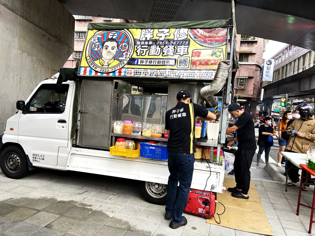 【外帶外送】胖子修行動餐車終於吃到! 推薦花生大腸跟竹筍香腸,總匯特餐全部吃到! (菜單) - 第9張圖