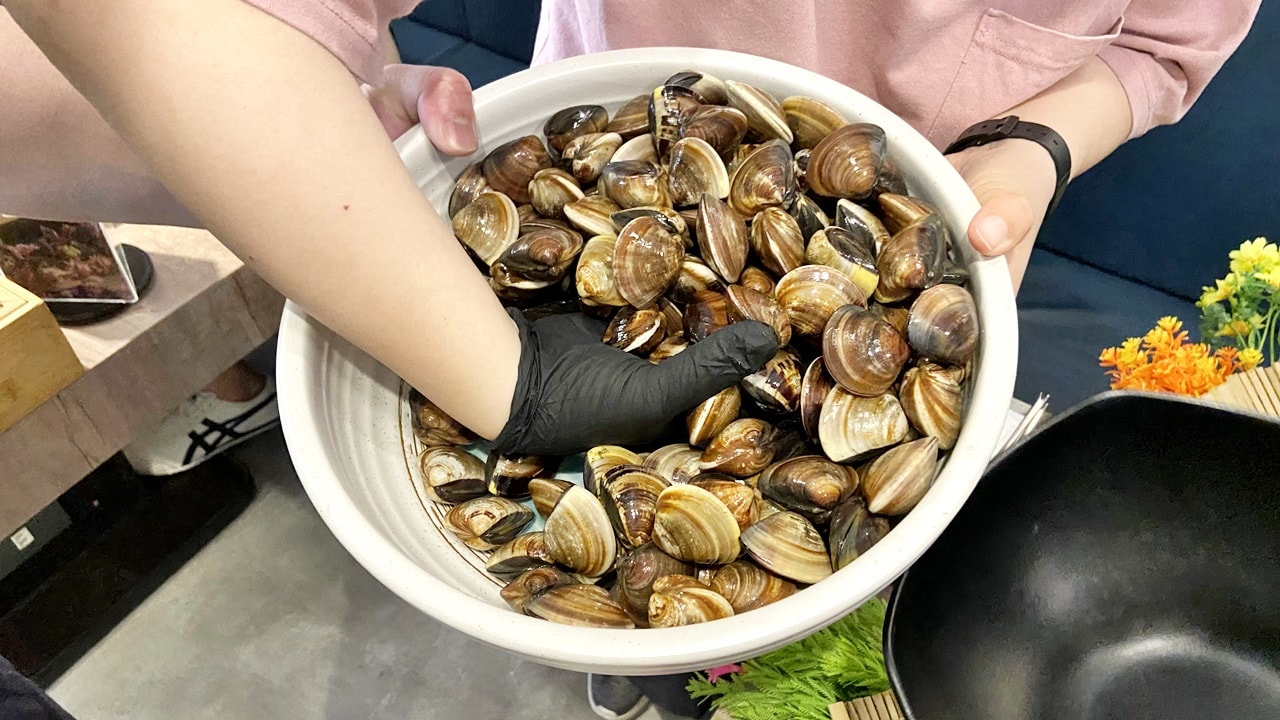 【中山食記】深紅汕頭鍋物台北民權店,2人也可以屠龍計畫,海鮮肉肉搭配汕頭湯頭超讚,店內各種花式活動讓你吃飽飽,近中山國中站 (菜單) - 第43張圖