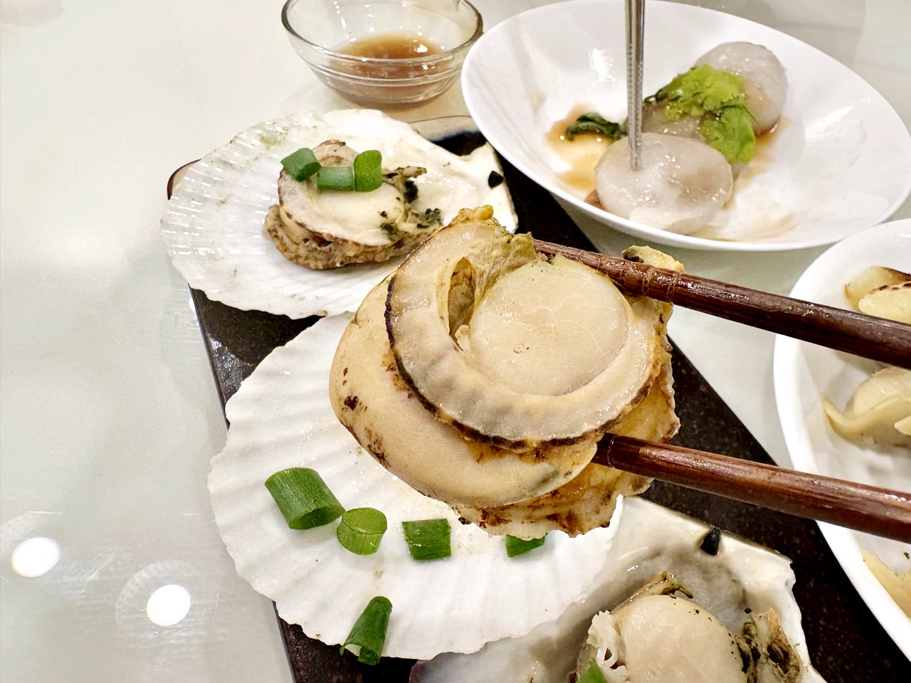 魚有王x姐夫嚴選推薦鮪魚肉圓、黃金鮪魚大鍋貼、日本北海道扇貝開箱,快速美味料理8分鐘上桌 - 第31張圖