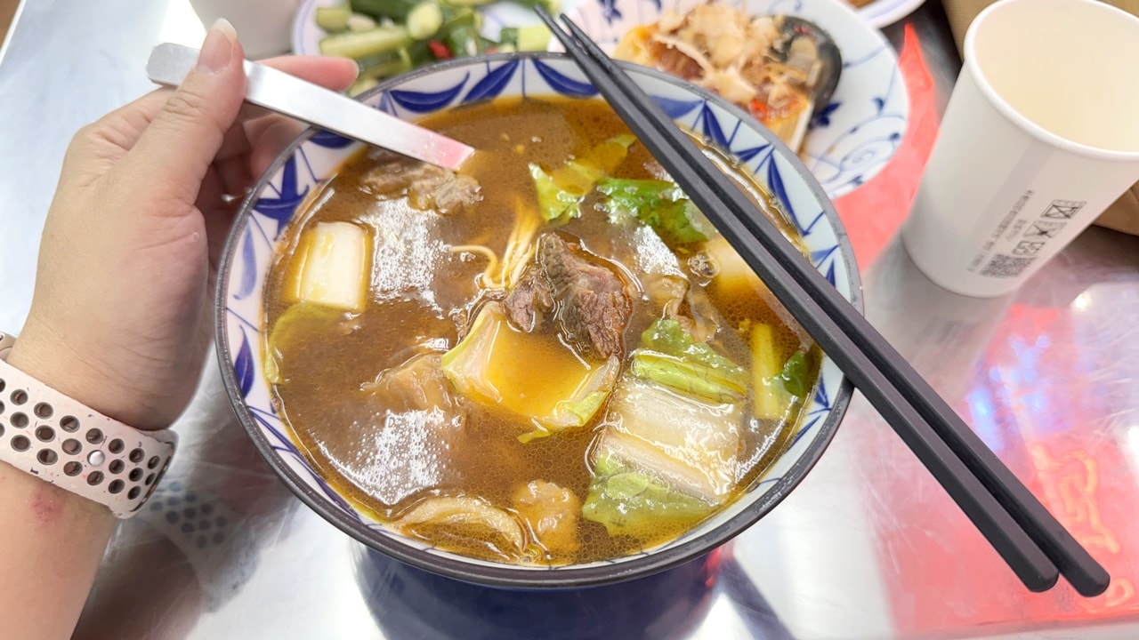 【大安食記】你好原汁牛肉麵,145元就可以吃半筋半肉牛肉麵,內用豆漿紅茶喝到飽,近成功國宅(菜單) - 第13張圖