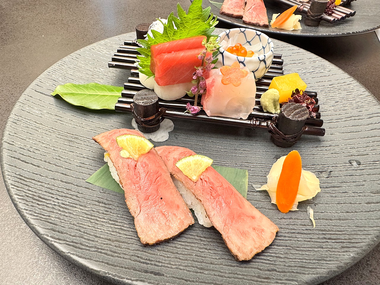 【東京食記】人形町今半 一生必吃壽喜燒 開箱2人台幣8500元的壽喜燒套餐(すき焼 三昧コース)推薦烤牛排也意外驚豔(菜單/訂位) - 第38張圖
