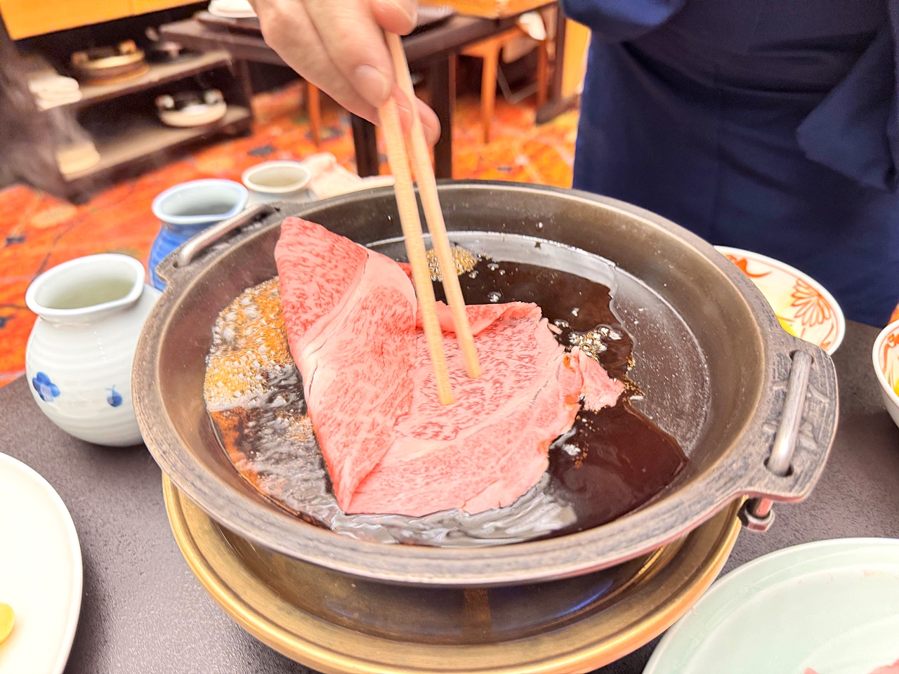 【東京食記】人形町今半 一生必吃壽喜燒 開箱2人台幣8500元的壽喜燒套餐(すき焼 三昧コース)推薦烤牛排也意外驚豔(菜單/訂位) - 第53張圖