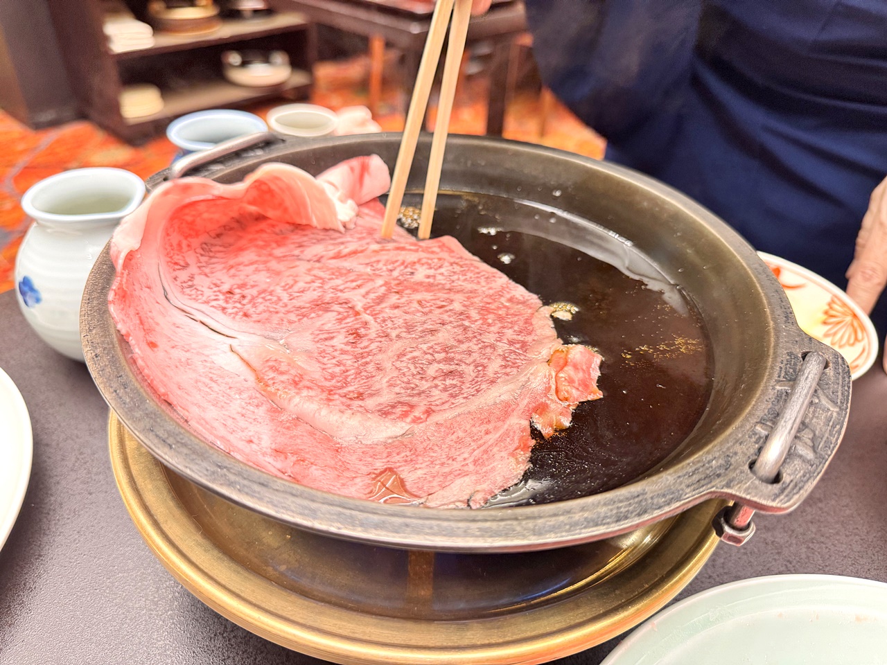 【東京食記】人形町今半 一生必吃壽喜燒 開箱2人台幣8500元的壽喜燒套餐(すき焼 三昧コース)推薦烤牛排也意外驚豔(菜單/訂位) - 第54張圖