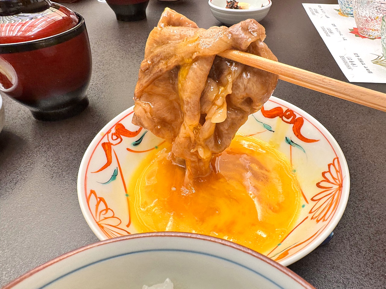 【東京食記】人形町今半 一生必吃壽喜燒 開箱2人台幣8500元的壽喜燒套餐(すき焼 三昧コース)推薦烤牛排也意外驚豔(菜單/訂位) - 第60張圖