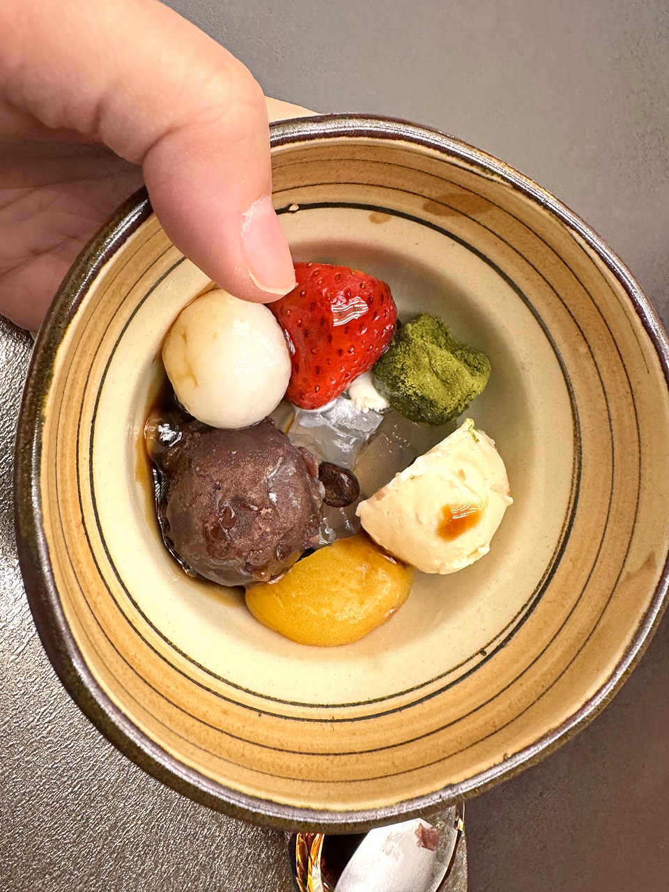 【東京食記】人形町今半 一生必吃壽喜燒 開箱2人台幣8500元的壽喜燒套餐(すき焼 三昧コース)推薦烤牛排也意外驚豔(菜單/訂位) - 第71張圖