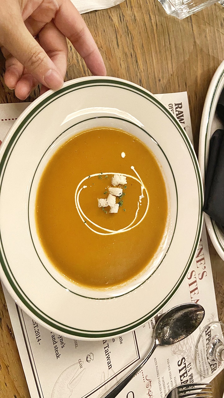 【信義食記】Wayne’s New York 瑋恩紐約美式龍蝦牛排餐廳,海鮮雙人塔與肋眼牛排開箱,額外驚喜是厚切培根 (菜單) - 第28張圖