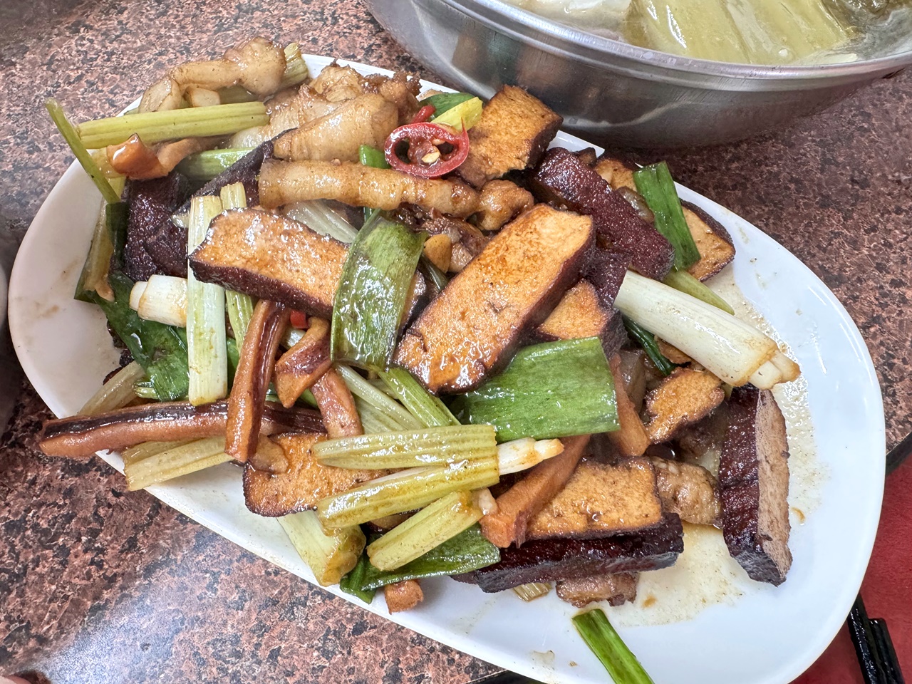 【桃園食記】專芳客家小館,在地推薦客家菜餐廳,必吃薑絲炒小腸! 近中壢車站旁(菜單/訂位) - 第19張圖