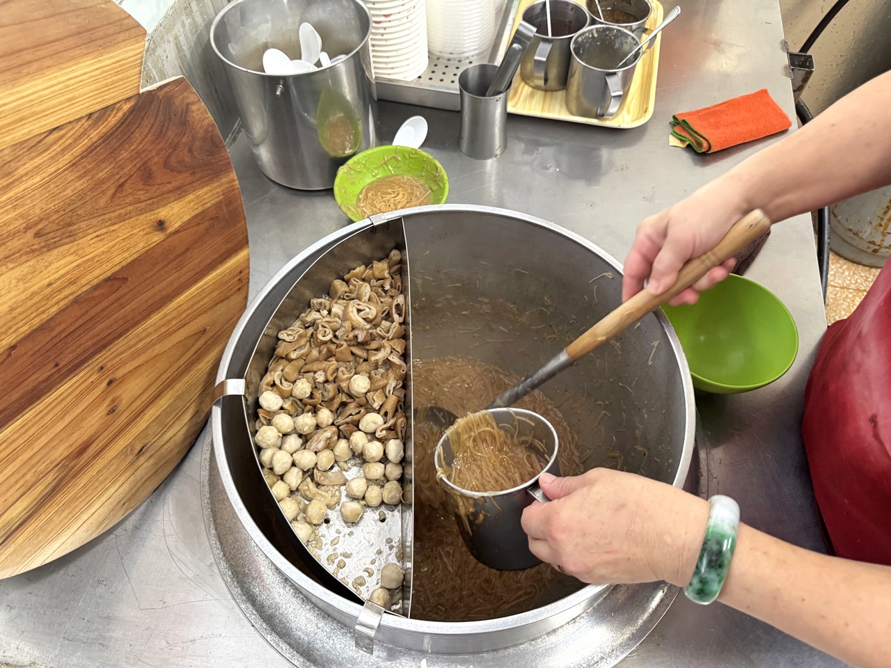 【大安食記】東區紅麵線(原四維紅麵線地址),湯頭豐富的麵線,大腸超入味,近成功國宅(菜單) - 第4張圖