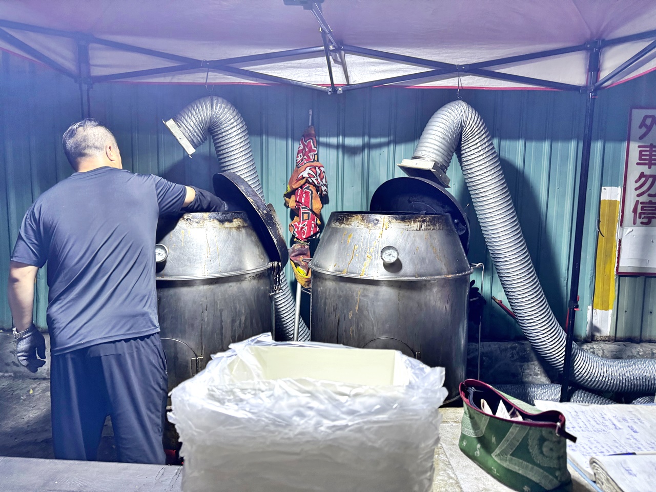 【大安美食】武狀元烤雞 炭火烤雞499元,酥香鮮嫩多汁的餐車烤雞,北部巡迴美食,常駐大安榕樹下餐車市集 - 第10張圖
