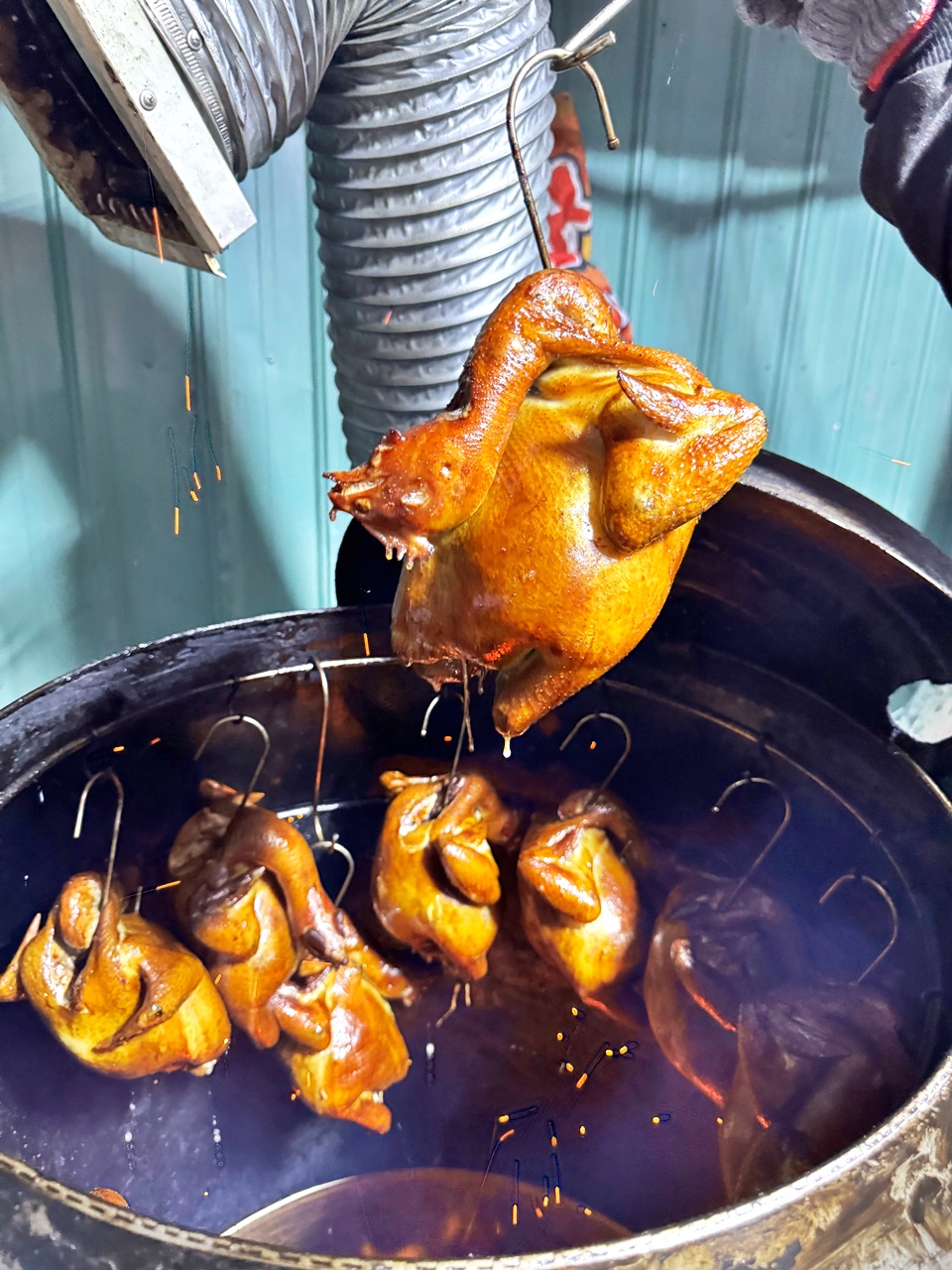 【大安美食】武狀元烤雞 炭火烤雞499元,酥香鮮嫩多汁的餐車烤雞,北部巡迴美食,常駐大安榕樹下餐車市集 - 第14張圖