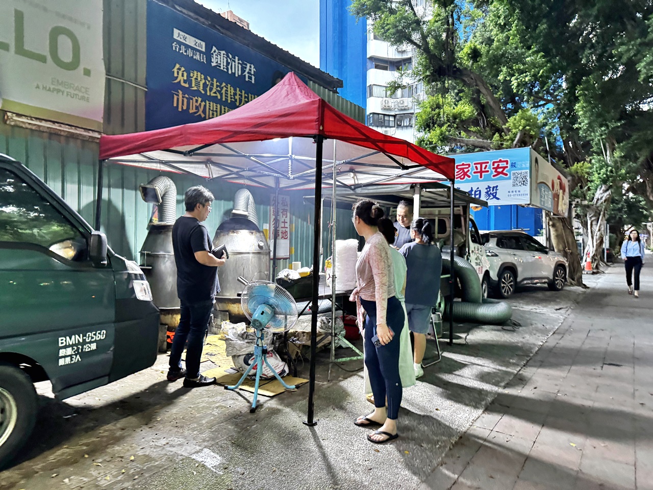 【大安美食】武狀元烤雞 炭火烤雞499元,酥香鮮嫩多汁的餐車烤雞,北部巡迴美食,常駐大安榕樹下餐車市集 - 第11張圖