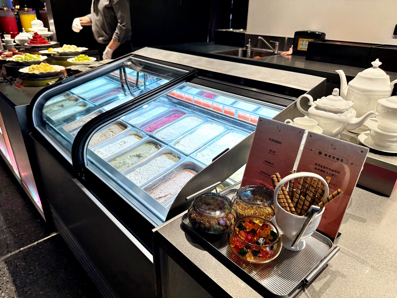 【信義食記】Urban Paradise 餐酒吃到飽真實心得平日晚餐,位於Dream Plaza 近捷運市政府站(Buffet價錢/訂位方式) - 第112張圖