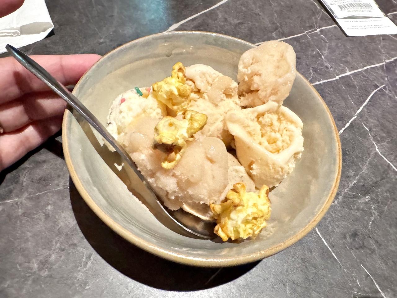 【信義食記】Urban Paradise 餐酒吃到飽真實心得平日晚餐,位於Dream Plaza 近捷運市政府站(Buffet價錢/訂位方式) - 第127張圖