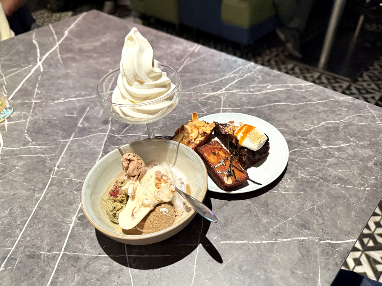 【信義食記】Urban Paradise 餐酒吃到飽真實心得平日晚餐,位於Dream Plaza 近捷運市政府站(Buffet價錢/訂位方式) - 第126張圖