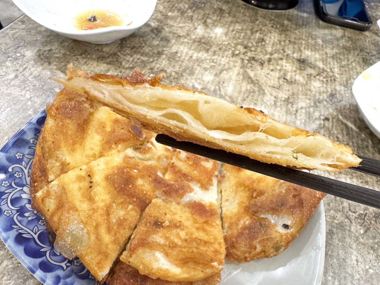 【大安食記】蔣記家薌麵，低調在成功國宅巷弄內的樸實眷村美味，推薦熗鍋麵及各式小菜，科技大樓站走路8分鐘(菜單)