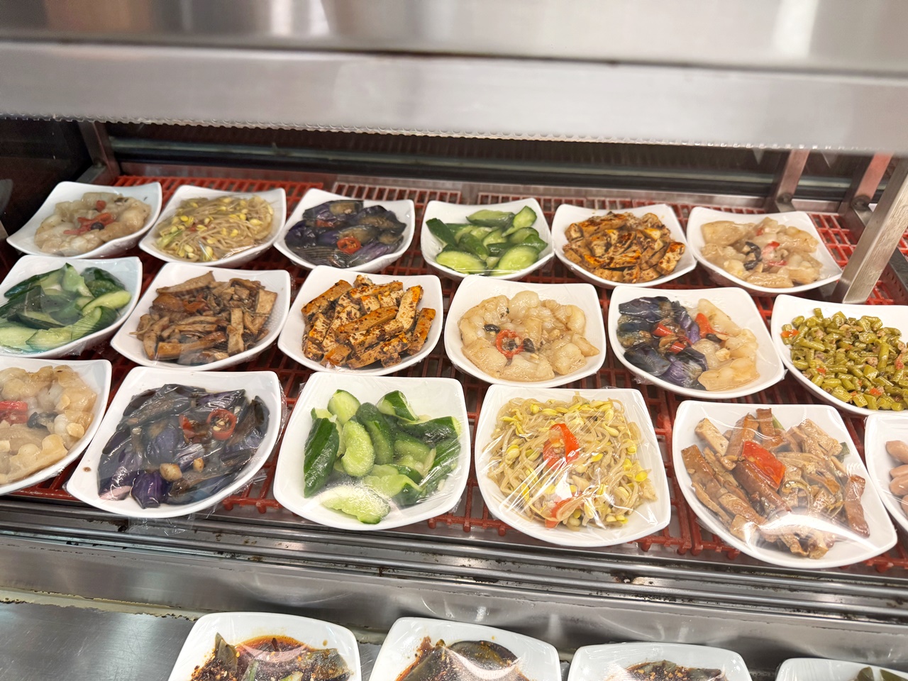 【大安食記】蔣記家薌麵，低調在成功國宅巷弄內的樸實眷村美味，推薦熗鍋麵及各式小菜，科技大樓站走路8分鐘(菜單)