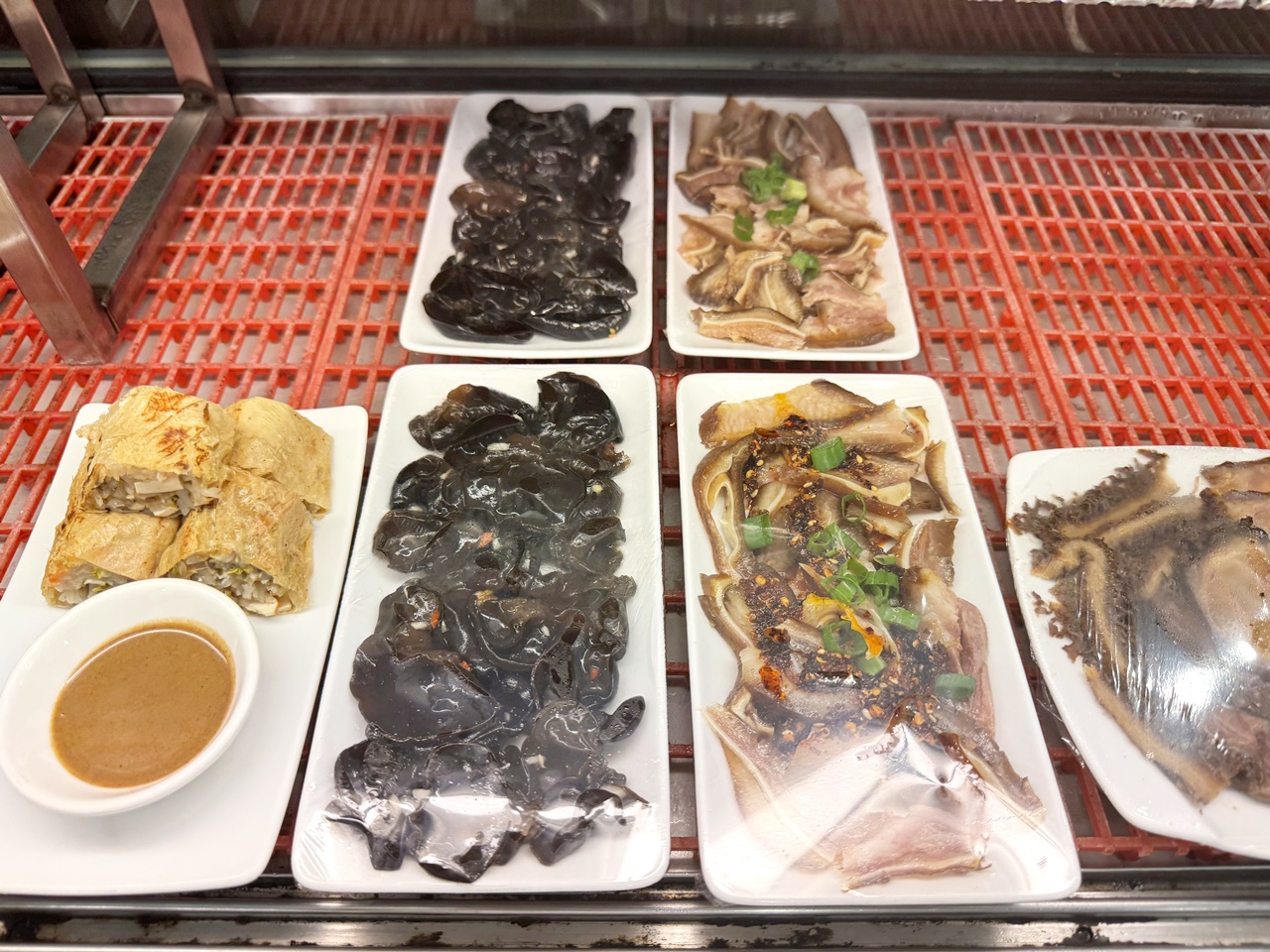 【大安食記】蔣記家薌麵，低調在成功國宅巷弄內的樸實眷村美味，推薦熗鍋麵及各式小菜，科技大樓站走路8分鐘(菜單)