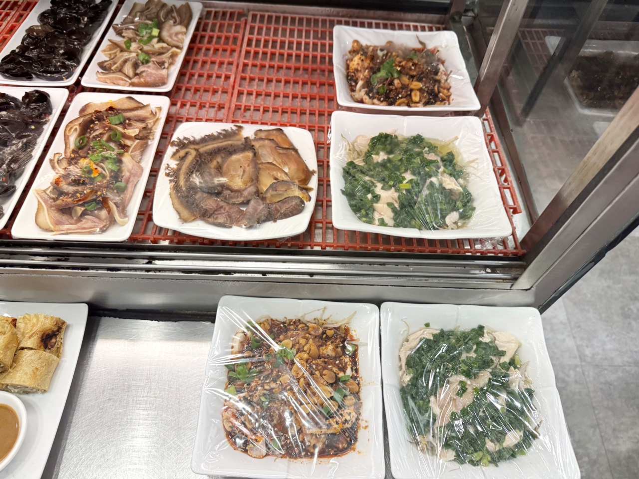 【大安食記】蔣記家薌麵，低調在成功國宅巷弄內的樸實眷村美味，推薦熗鍋麵及各式小菜，科技大樓站走路8分鐘(菜單)