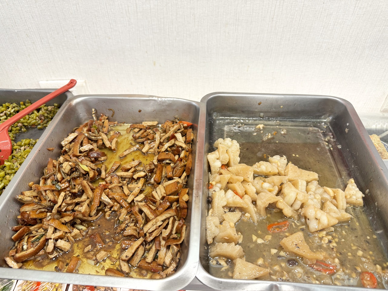 【大安食記】蔣記家薌麵，低調在成功國宅巷弄內的樸實眷村美味，推薦熗鍋麵及各式小菜，科技大樓站走路8分鐘(菜單)