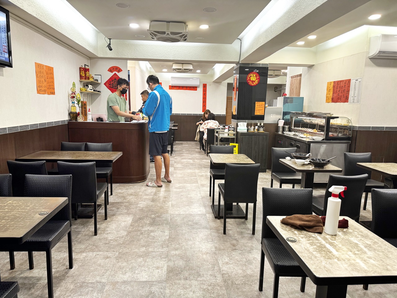 【大安食記】蔣記家薌麵，低調在成功國宅巷弄內的樸實眷村美味，推薦熗鍋麵及各式小菜，科技大樓站走路8分鐘(菜單)