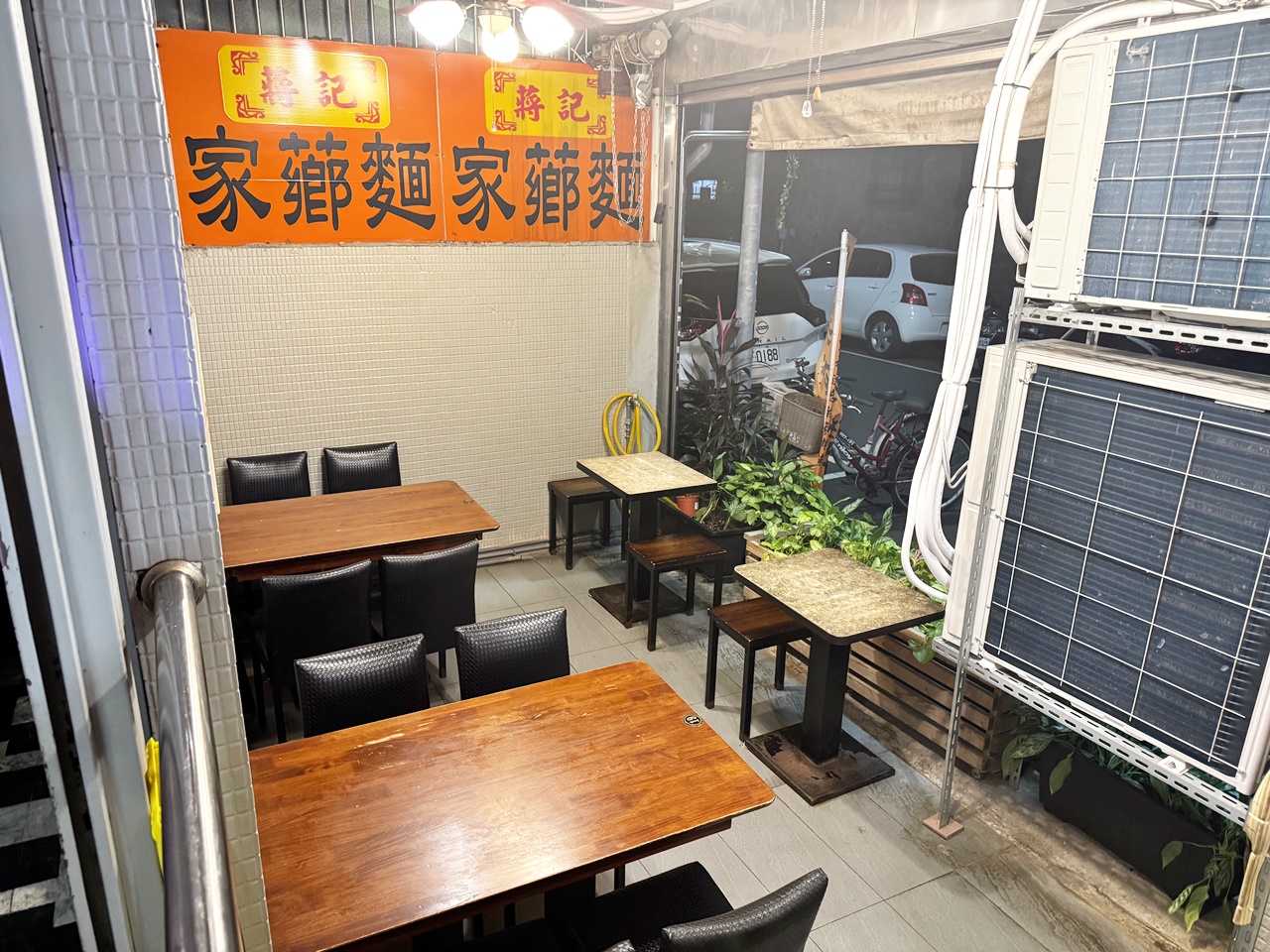 【大安食記】蔣記家薌麵，低調在成功國宅巷弄內的樸實眷村美味，推薦熗鍋麵及各式小菜，科技大樓站走路8分鐘(菜單)