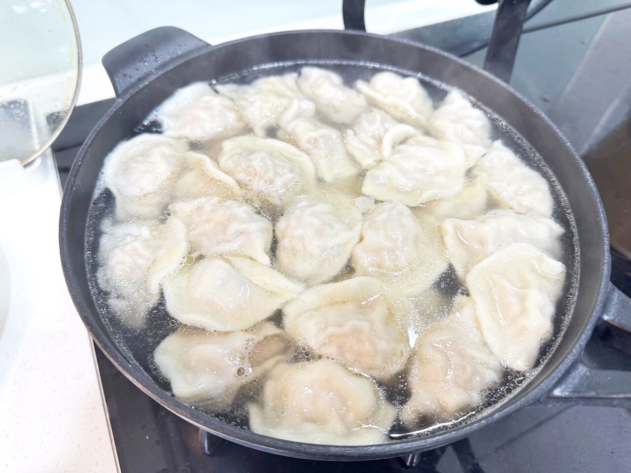 【外帶外送團購】枝枝水餃/枝枝手工水餃 新口味瓜仔肉、麻辣杏鮑菇開箱心得! 有緣就吃到的佛系水餃N刷