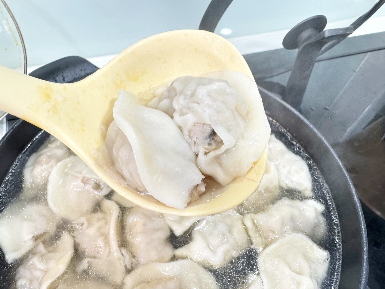 【外帶外送團購】枝枝水餃/枝枝手工水餃 新口味瓜仔肉、麻辣杏鮑菇開箱心得! 有緣就吃到的佛系水餃N刷