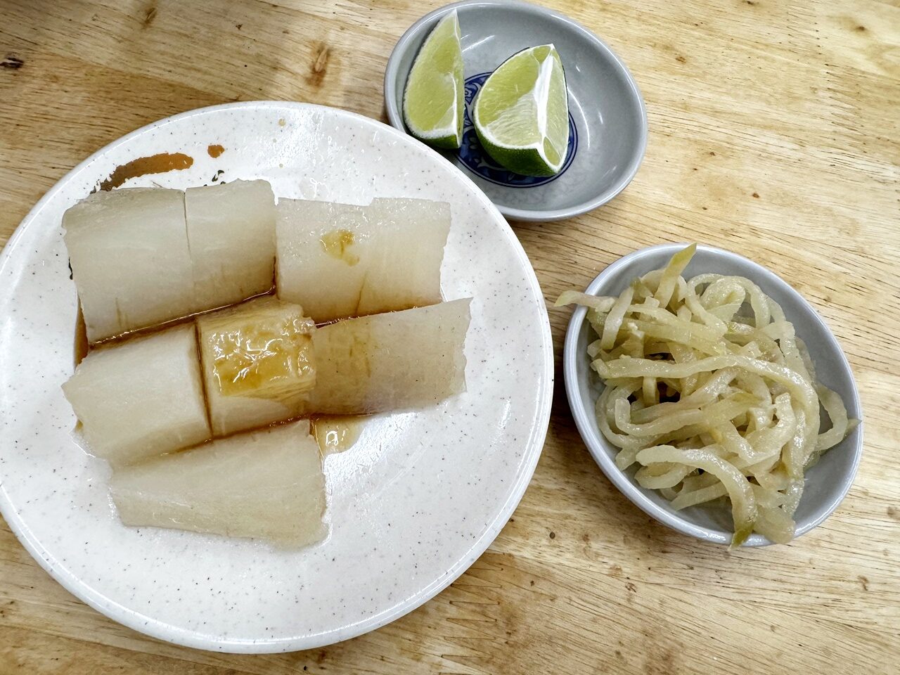【大安食記】南哥越南河粉，湯頭溫潤清爽的越南河粉，餛飩麵也推薦，入座就送小菜，近成功國宅311巷、國北教大，科技大樓站走路5分鐘(菜單)