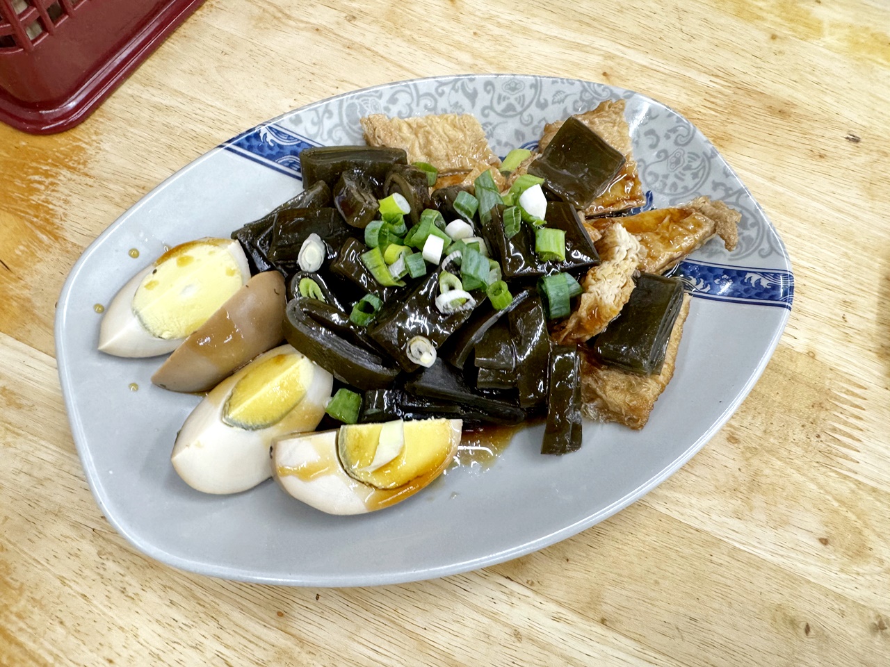 【大安食記】南哥越南河粉，湯頭溫潤清爽的越南河粉，餛飩麵也推薦，入座就送小菜，近成功國宅311巷、國北教大，科技大樓站走路5分鐘(菜單)