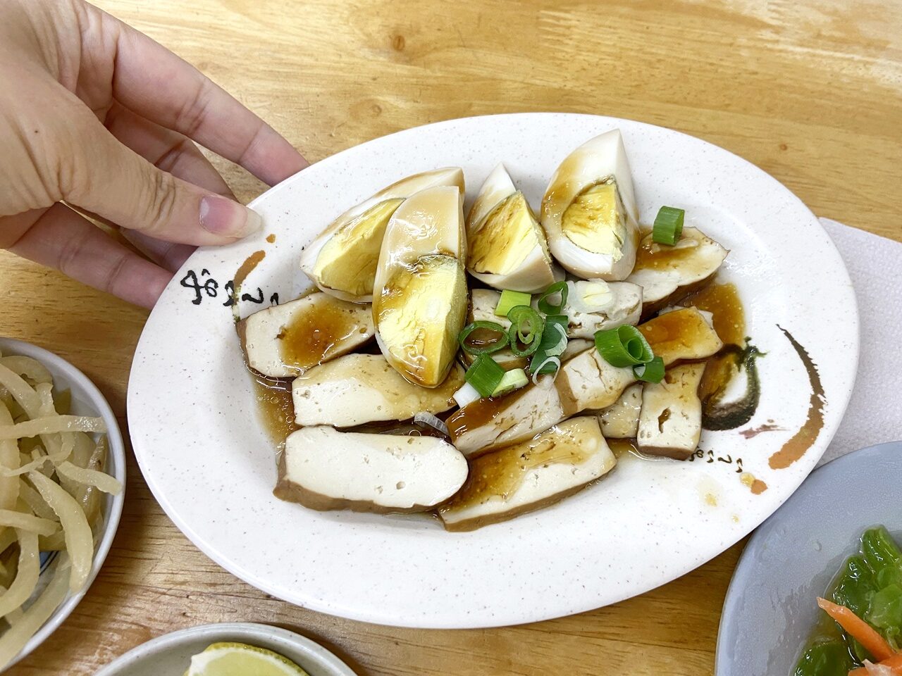 【大安食記】南哥越南河粉，湯頭溫潤清爽的越南河粉，餛飩麵也推薦，入座就送小菜，近成功國宅311巷、國北教大，科技大樓站走路5分鐘(菜單)