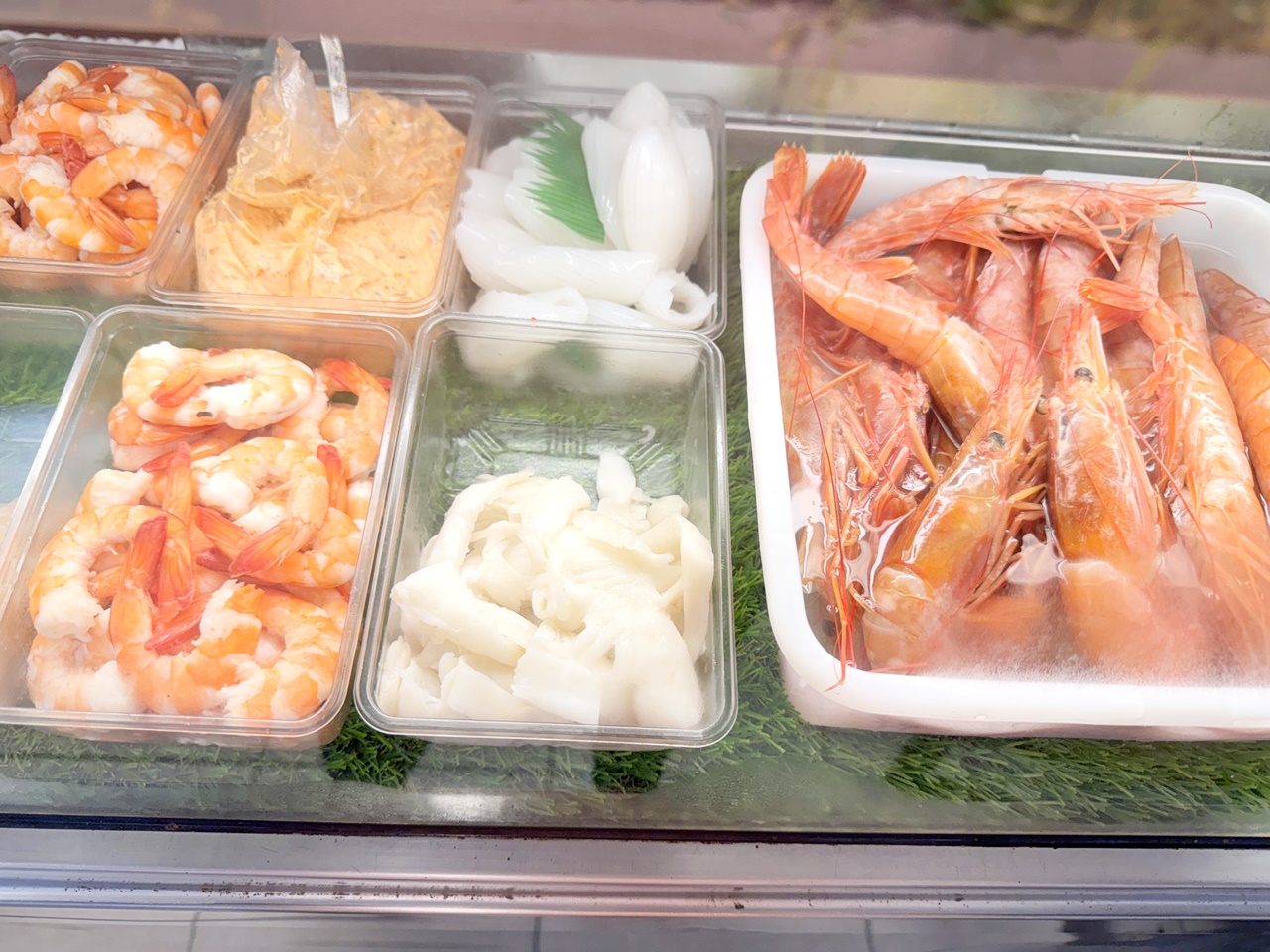 【大安食記】生魚片專賣店，白蘭市場巷內的無名生魚片店家，低調實惠平價好吃，六張犁站走路12分鐘(菜單)