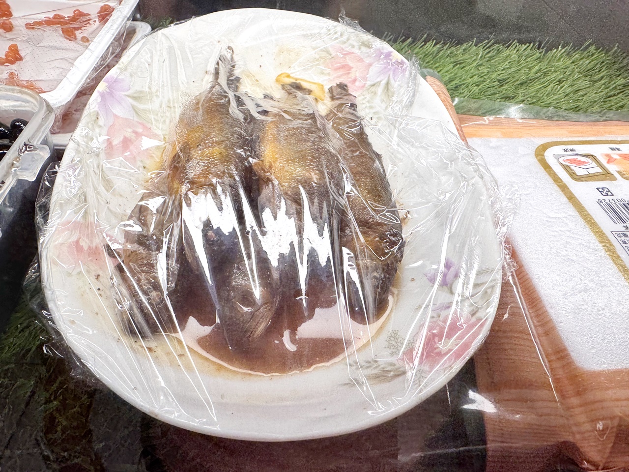 【大安食記】生魚片專賣店，白蘭市場巷內的無名生魚片店家，低調實惠平價好吃，六張犁站走路12分鐘(菜單)