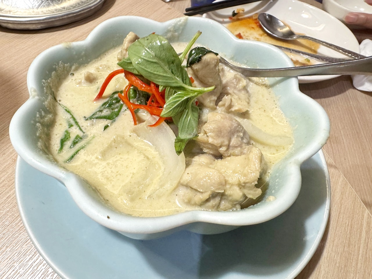 【信義食記】泰集Thai Bazaar 微風信義店吃到飽,開箱平日晚餐999元菜色,超厚月亮蝦餅一生推,也有單點選擇,近捷運市政府站(訂位/菜單) - 第32張圖 【信義食記】泰集Thai Bazaar 微風信義店吃到飽,開箱平日晚餐999元菜色,超厚月亮蝦餅一生推,也有單點選擇,近捷運市政府站(訂位/菜單)
