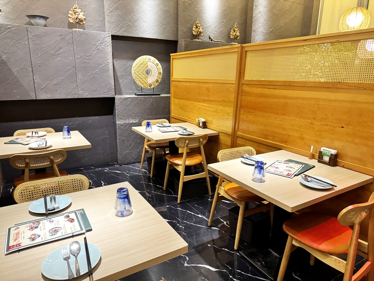 【信義食記】泰集Thai Bazaar 微風信義店吃到飽,開箱平日晚餐999元菜色,超厚月亮蝦餅一生推,也有單點選擇,近捷運市政府站(訂位/菜單) - 第12張圖 【信義食記】泰集Thai Bazaar 微風信義店吃到飽,開箱平日晚餐999元菜色,超厚月亮蝦餅一生推,也有單點選擇,近捷運市政府站(訂位/菜單)