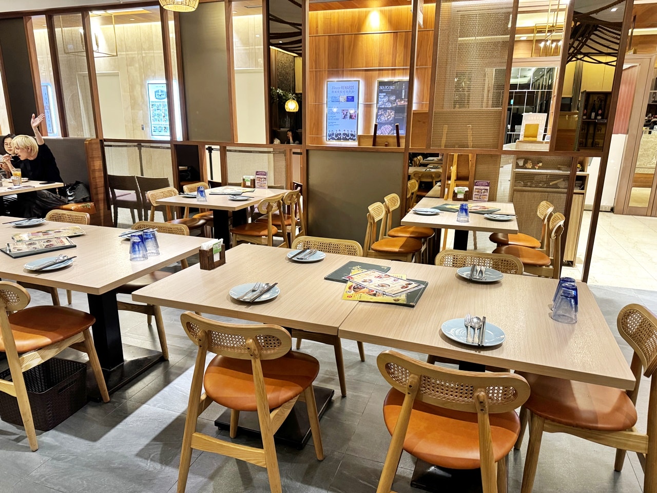 【信義食記】泰集Thai Bazaar 微風信義店吃到飽,開箱平日晚餐999元菜色,超厚月亮蝦餅一生推,也有單點選擇,近捷運市政府站(訂位/菜單) - 第11張圖 【信義食記】泰集Thai Bazaar 微風信義店吃到飽,開箱平日晚餐999元菜色,超厚月亮蝦餅一生推,也有單點選擇,近捷運市政府站(訂位/菜單)