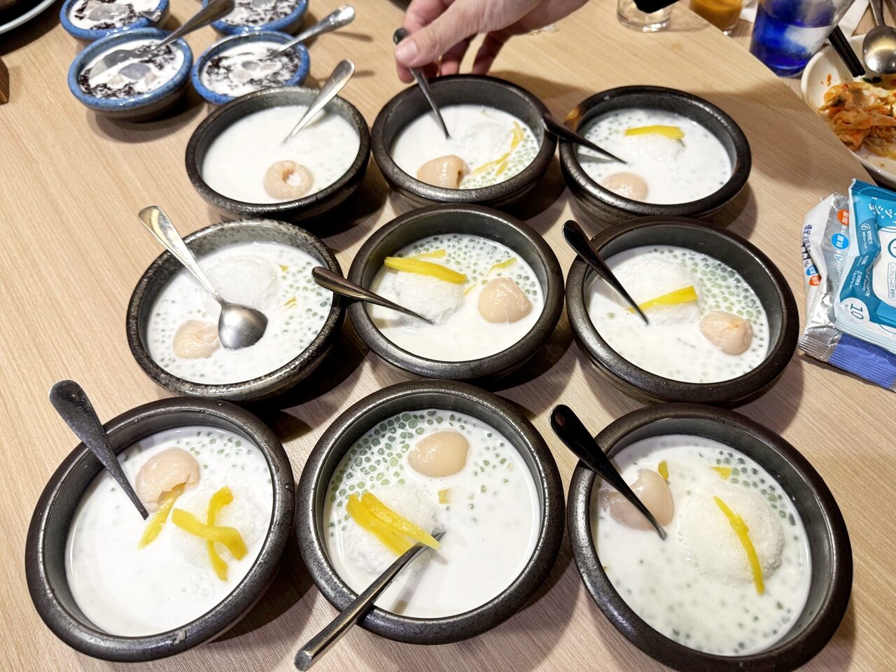 【信義食記】泰集Thai Bazaar 微風信義店吃到飽,開箱平日晚餐999元菜色,超厚月亮蝦餅一生推,也有單點選擇,近捷運市政府站(訂位/菜單) - 第43張圖 【信義食記】泰集Thai Bazaar 微風信義店吃到飽,開箱平日晚餐999元菜色,超厚月亮蝦餅一生推,也有單點選擇,近捷運市政府站(訂位/菜單)