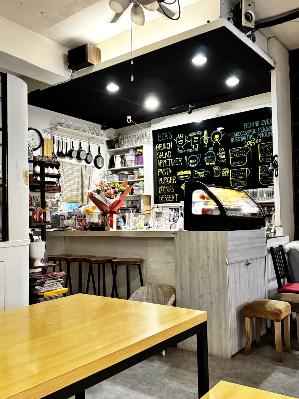【大安食記】Bea’s Bistro美式餐館,隱藏在巷弄的美味平價高質感義大利麵,蒜香蘑菇是隱藏版 MVP! 近師大商圈(菜單) - 第9張圖 【大安食記】Bea’s Bistro美式餐館,隱藏在巷弄的美味平價高質感義大利麵,蒜香蘑菇是隱藏版 MVP! 近師大商圈(菜單)