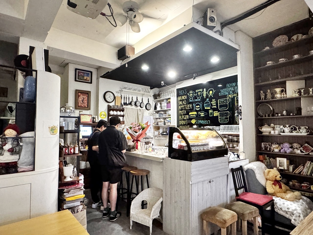【大安食記】Bea’s Bistro美式餐館,隱藏在巷弄的美味平價高質感義大利麵,蒜香蘑菇是隱藏版 MVP! 近師大商圈(菜單) - 第6張圖 【大安食記】Bea’s Bistro美式餐館,隱藏在巷弄的美味平價高質感義大利麵,蒜香蘑菇是隱藏版 MVP! 近師大商圈(菜單)
