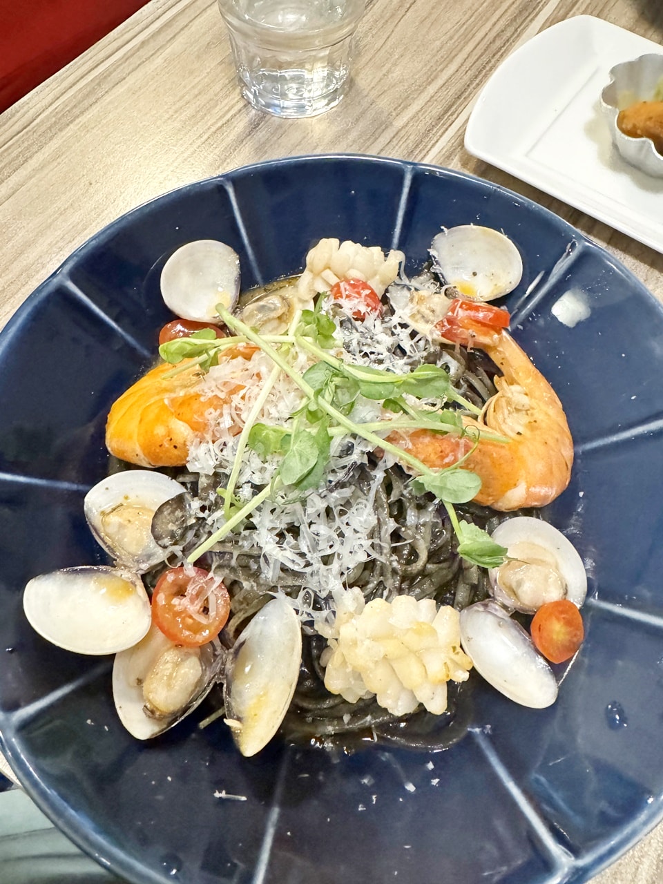 【大安食記】Bea’s Bistro美式餐館,隱藏在巷弄的美味平價高質感義大利麵,蒜香蘑菇是隱藏版 MVP! 近師大商圈(菜單) - 第23張圖 【大安食記】Bea’s Bistro美式餐館,隱藏在巷弄的美味平價高質感義大利麵,蒜香蘑菇是隱藏版 MVP! 近師大商圈(菜單)
