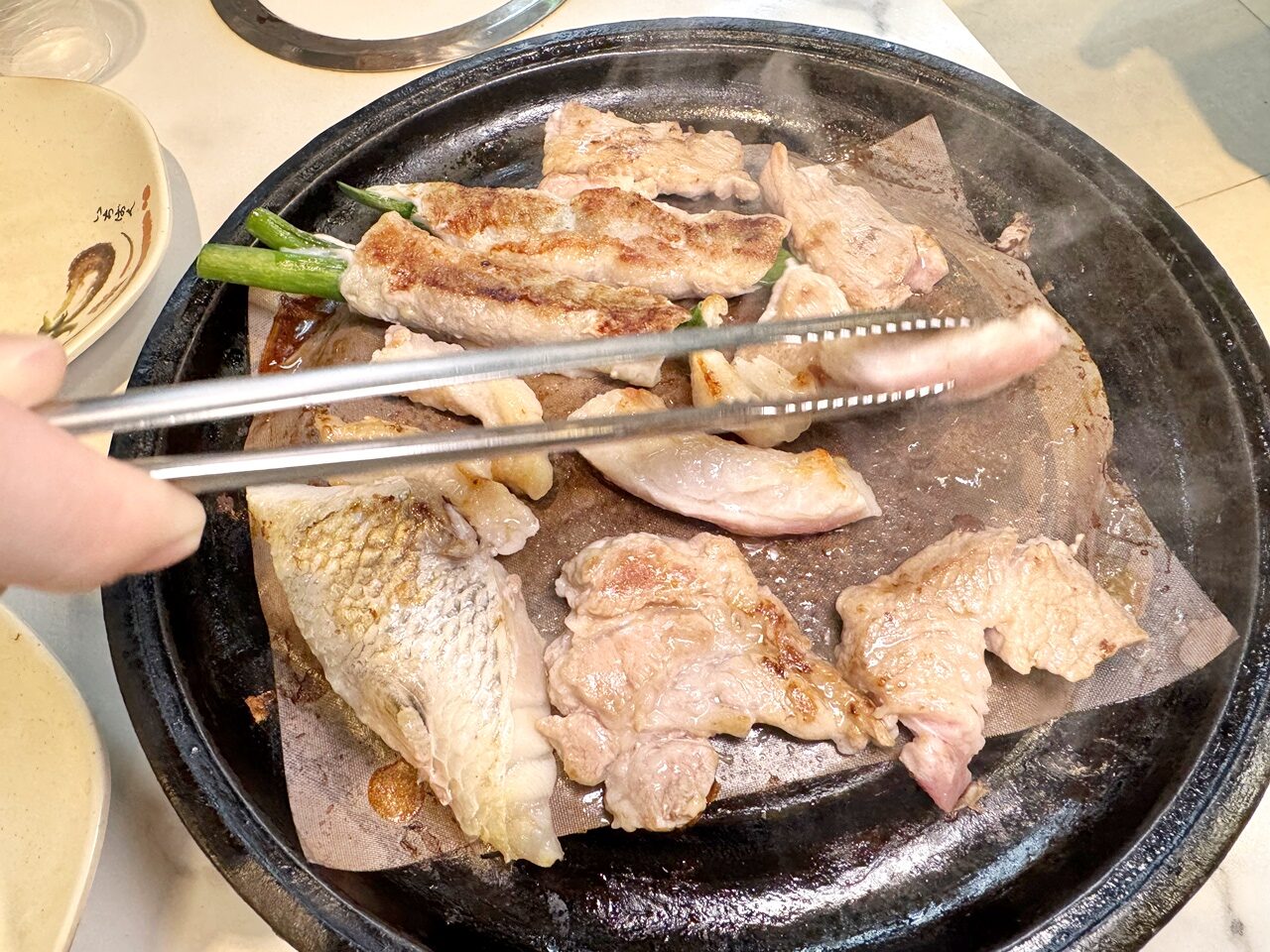 【信義食記】想肉了火烤兩吃吃到飽! 高CP值大口吃肉假日650元不用服務費,近永春捷運站(菜單/訂位) - 第37張圖 【信義食記】想肉了火烤兩吃吃到飽! 高CP值大口吃肉假日650元不用服務費,近永春捷運站(菜單/訂位)